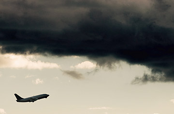 Can A Plane Take Off In The Rain? Bad Weather Flying - All Roads